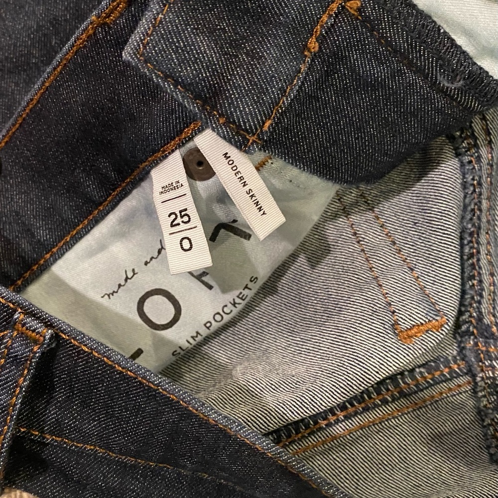 Women’s Loft Jeans - Picture 3 of 4